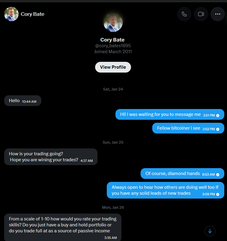 Three days of DMs: Saturday "Hello", Sunday a friendly trading check-in, Monday a 1-10 self-rating question